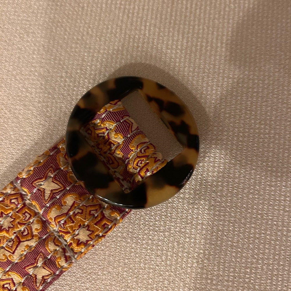 J. Crew Women’s Silk Mauve and Gold Medallion Belt Tortoise Shell Buckle Sz S/M